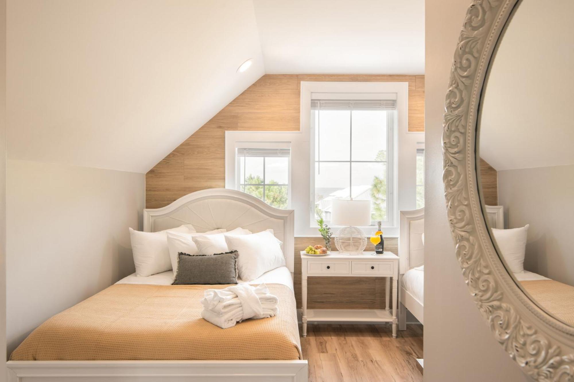 Edgewater By Avantstay Gorgeous Character Lakefront Home W Private Dock Destin Exterior foto